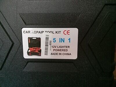 Етикетка "НАБІР ІНСТРУМЕНТІВ ДЛЯ РЕМОНТУ АВТОМОБІЛІВ" на чорному кейсі.